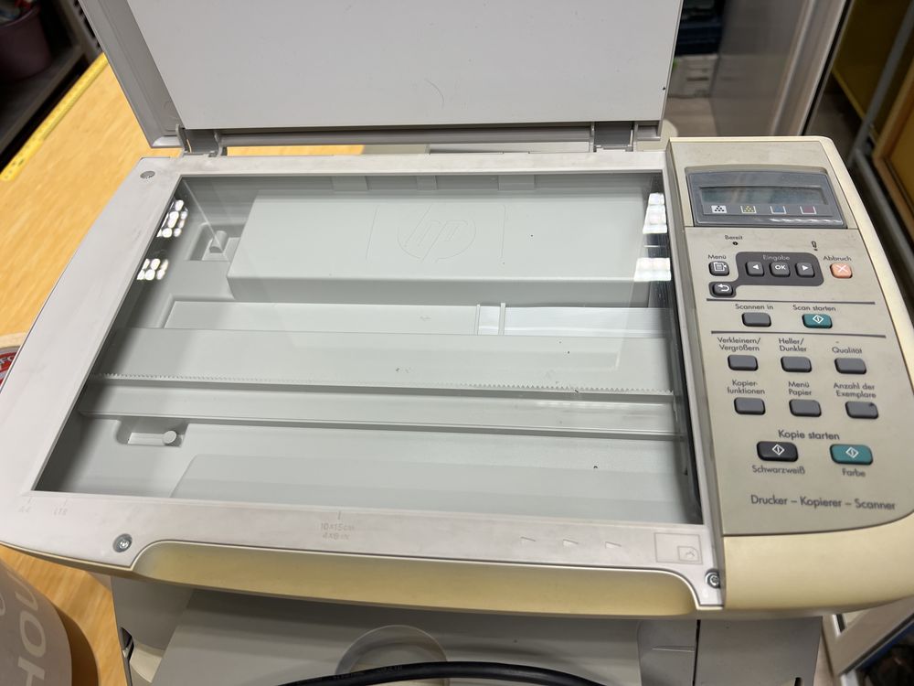 Цветен лазерен принтер HP Color Laserjet CM1015 MFP