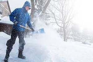 Уборка снега, покос травы, выкорчевка пней, спил деревьев ,уборка дач