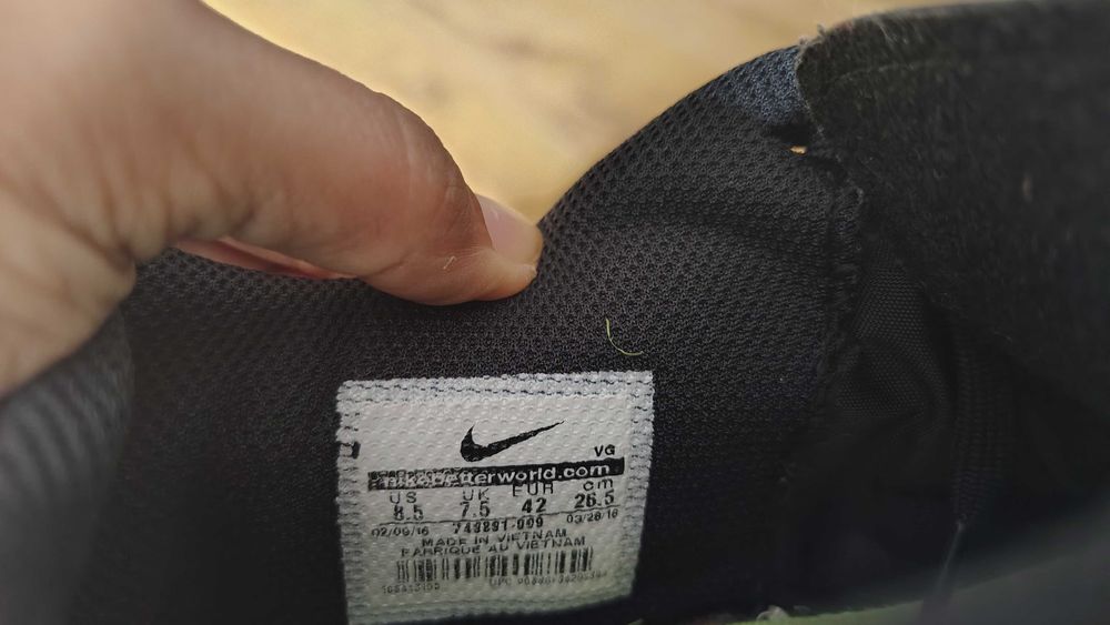 Футболни обувки Nike, стоножки - 42 номер