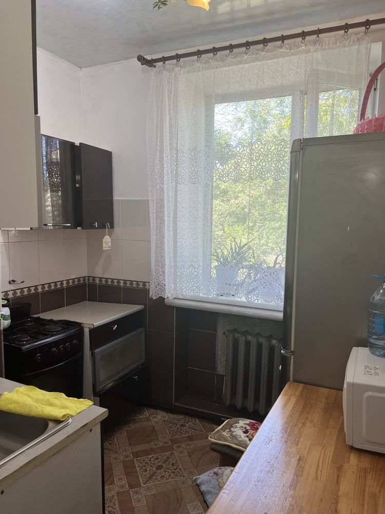 Продается 2-х комнатная квартира в центре Щучинска