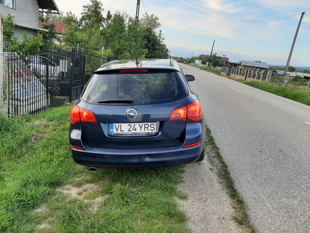 Opel Astra j 2012