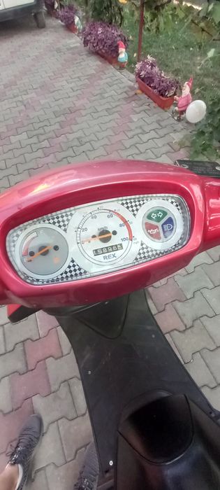 Vând scuter marca rex