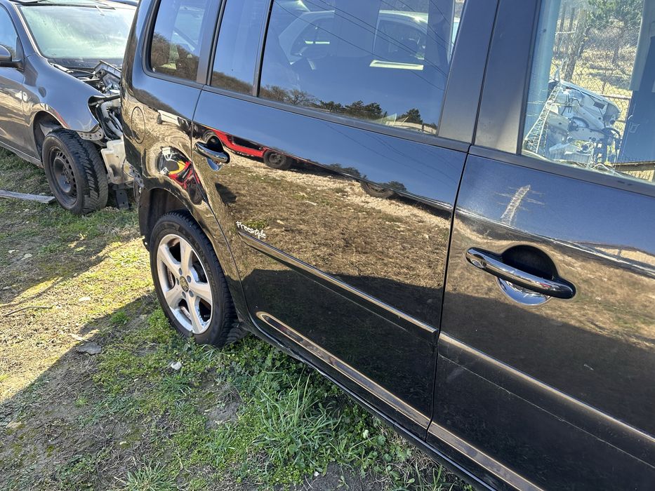 Врати десни за VW Touran черни