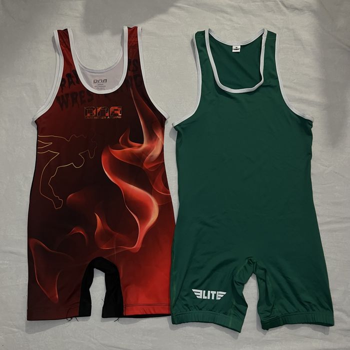 Спорт одежды для тренировки