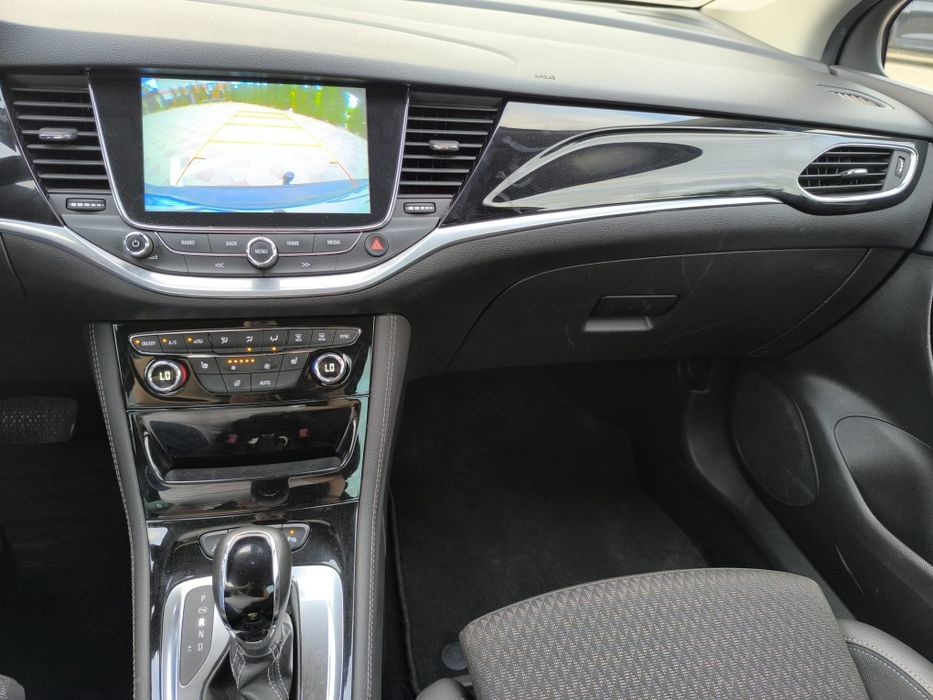 Astra k An 2018 automat in perfecta stare