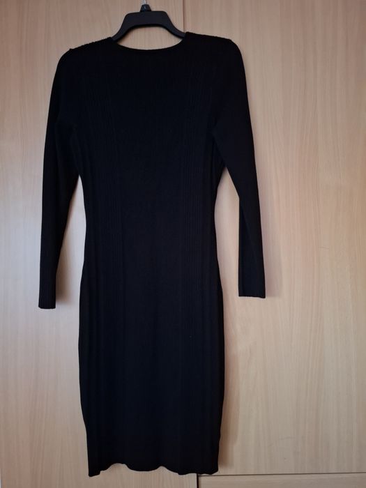 Много секси рокля Guess