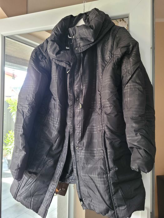 Geaca dama,marimea M, ( 40-42), usoara, călduroasă si eleganta  !
