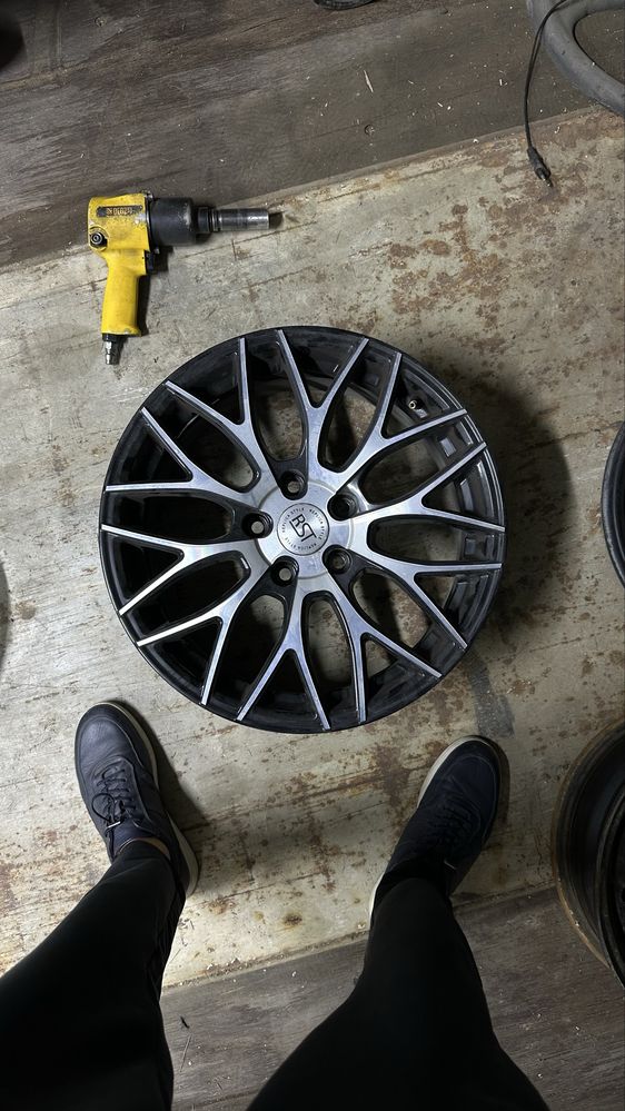 Продам диски на R17