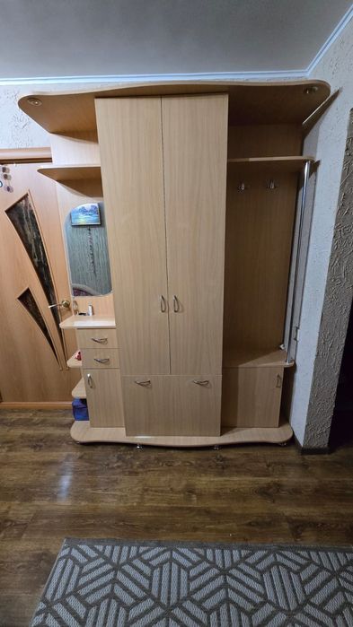 Продам шкаф в прихожую