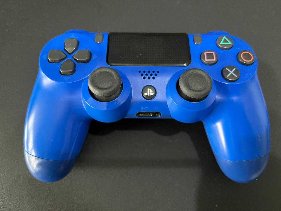 PS4 Slim 500 Gb -- 2 Controllere -- 4 jocuri