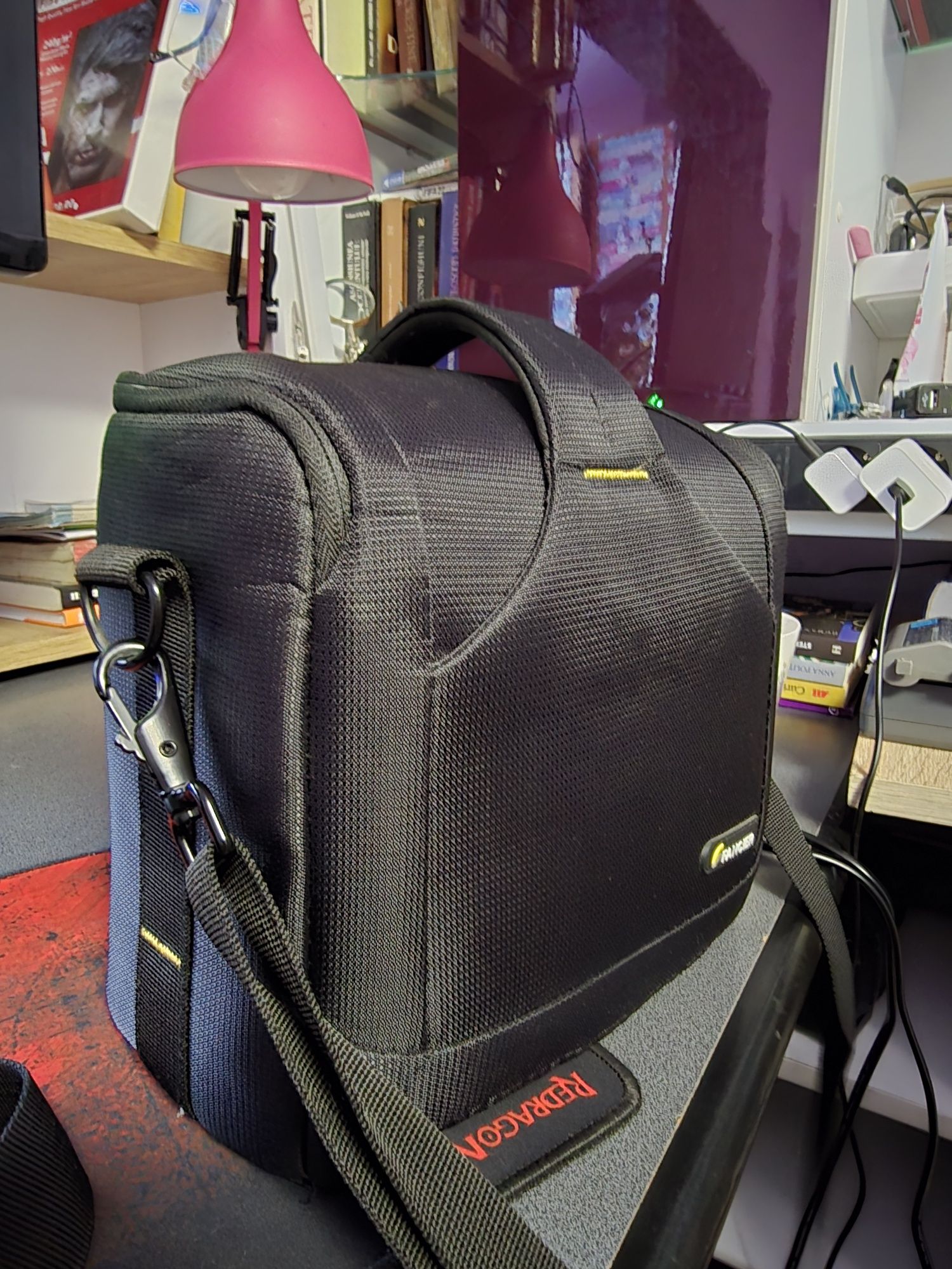 Geanta foto Nikon, Lowepro, Fancier