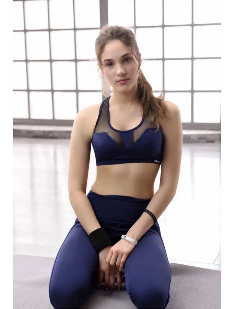 Продаю женский костюм для фитнеса темно-синий
