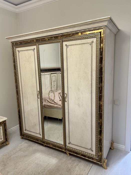 Спальный гарнитур