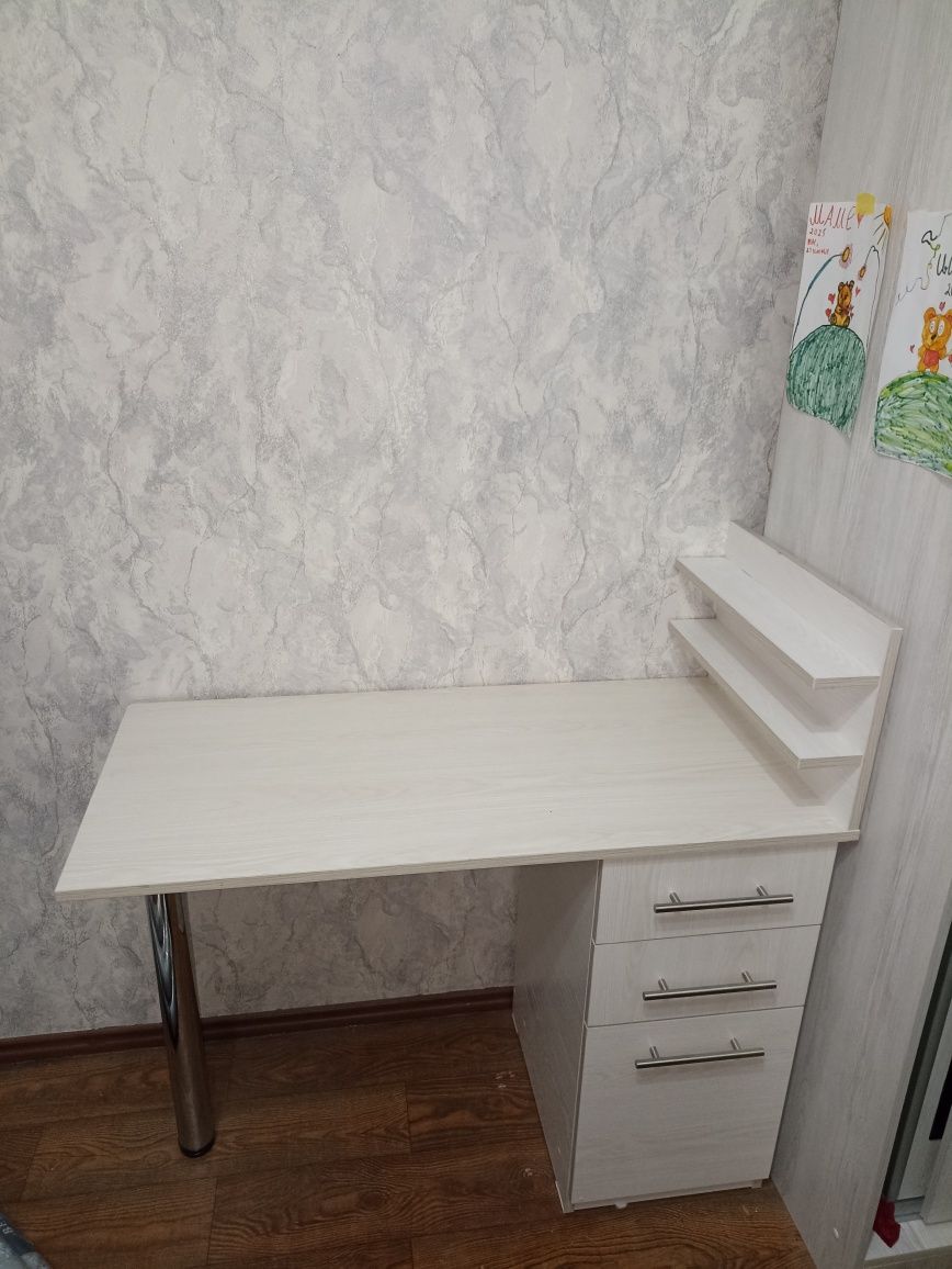 Стол для маникюра