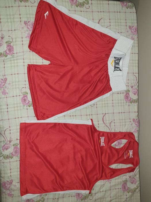 Продам шорты, майку everlast