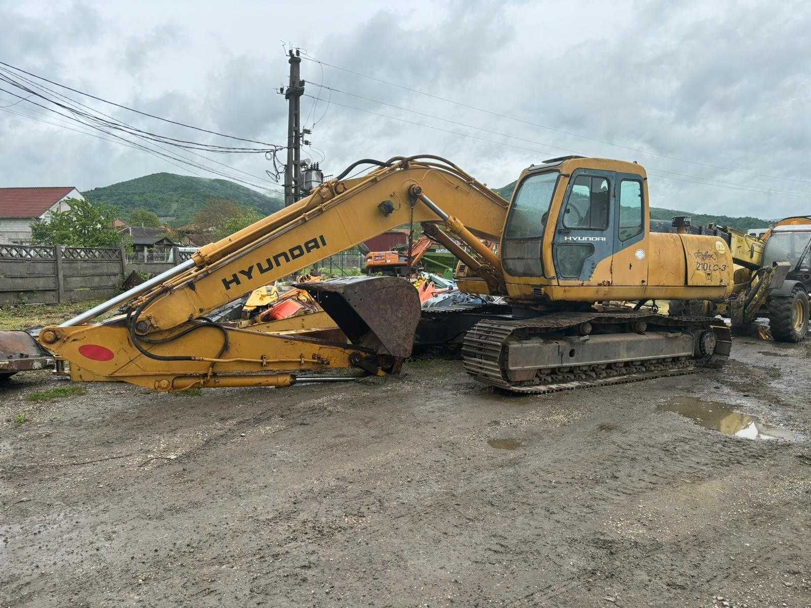 Dezmembrez excavator pe senile Hyundai Robex 210 LC-3