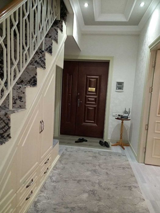 Квартира сотилади!