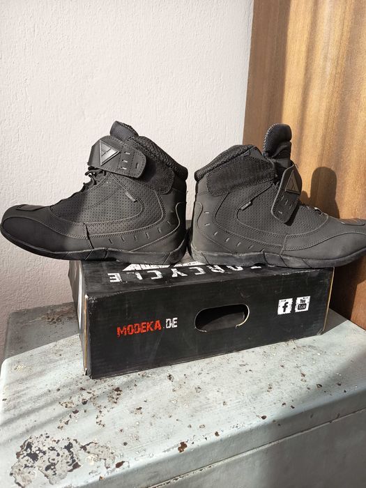 Мотоциклетни боти