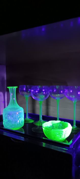 Lot Uranium Glass