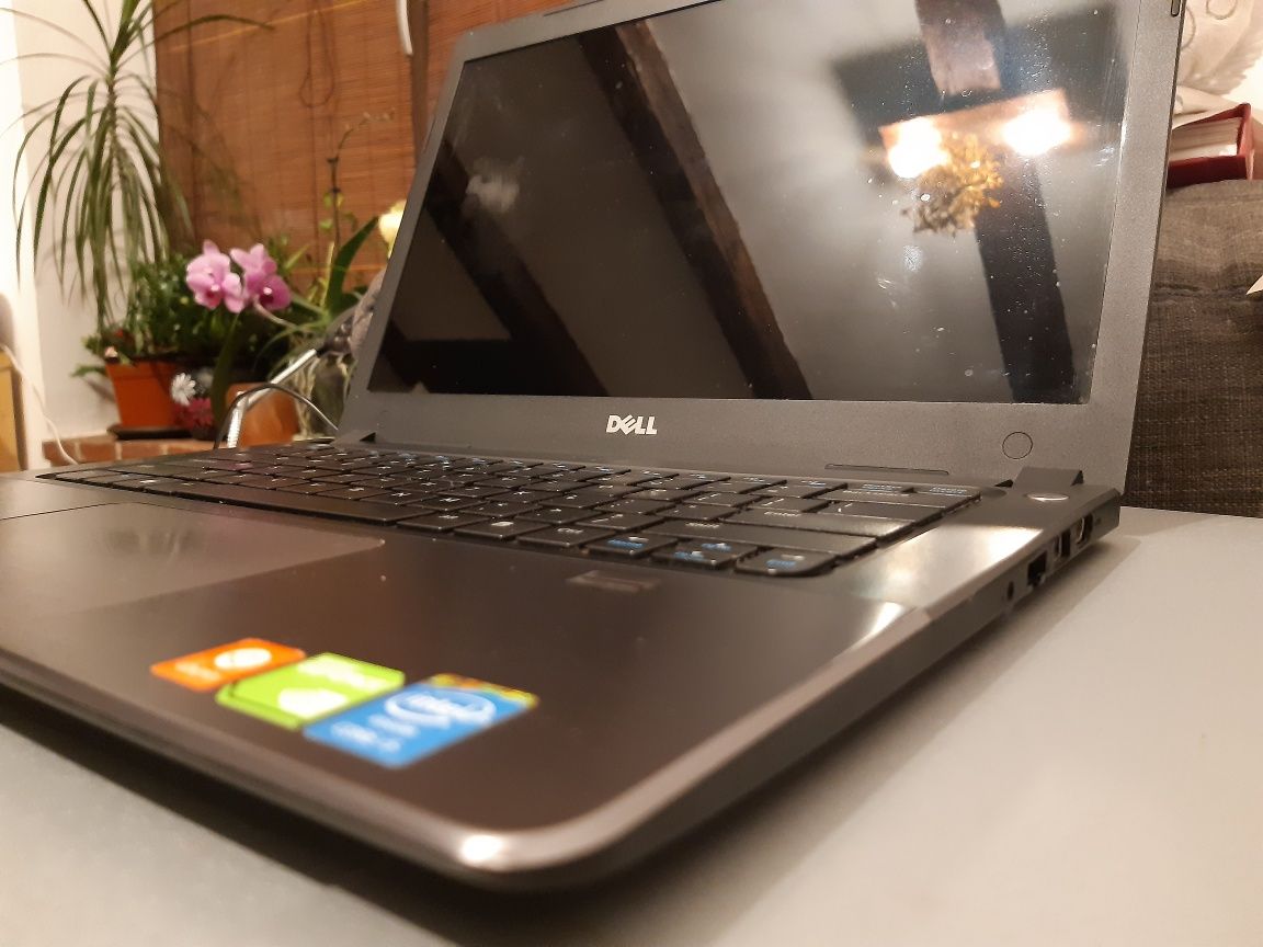 Laptop Dell, Intel i5, 8 Gb RAM, 512 Gb, 14"