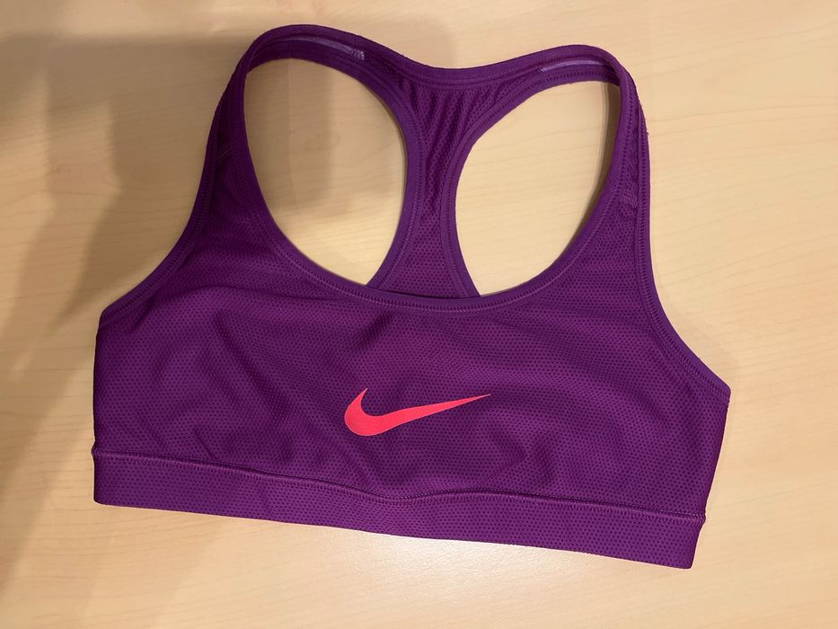 Двустранно спортно бюстие Nike размер XS/S