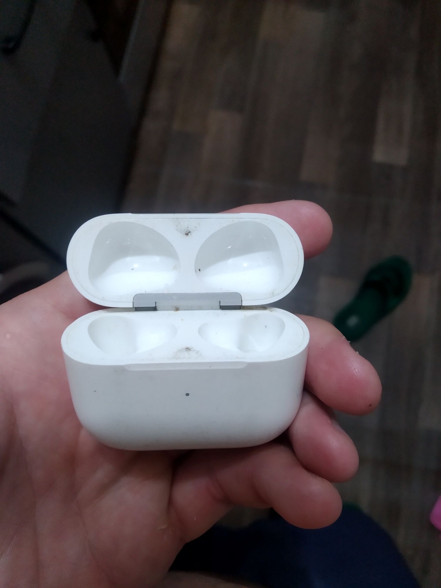 Продам кейс air pods
