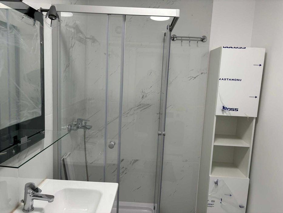 Garsoniera de inchiriat + loc de parcare, sector 4, bloc nou