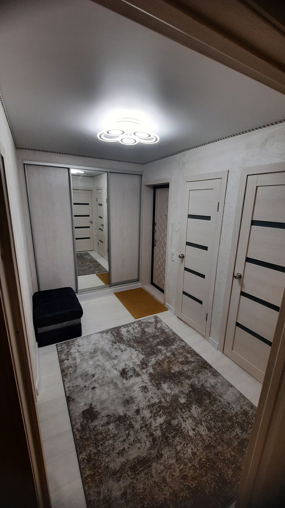 Продам 2 комнатную квартиру в г. Рудный, ул. Сеченова 42а.