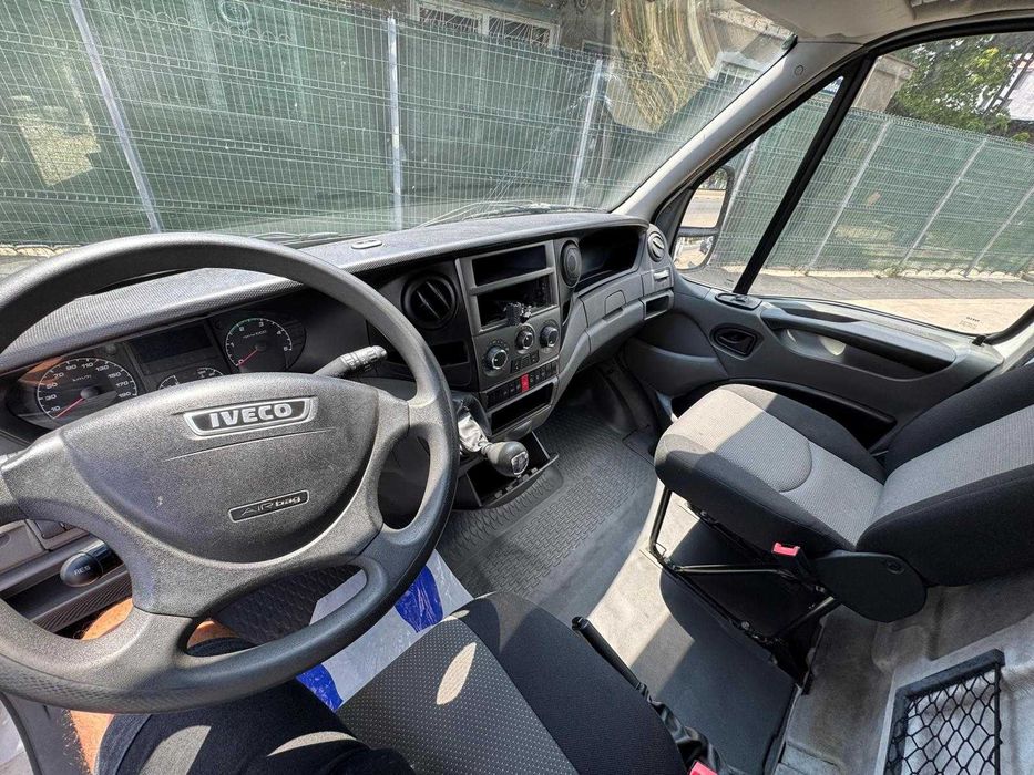 De inchiriat duba cu sau fara sofer