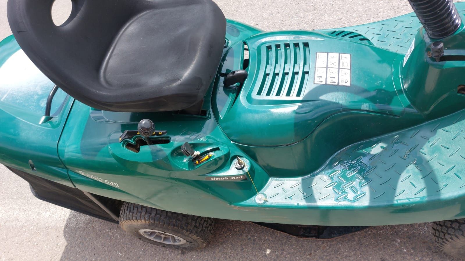 Tractoras de tuns iarba