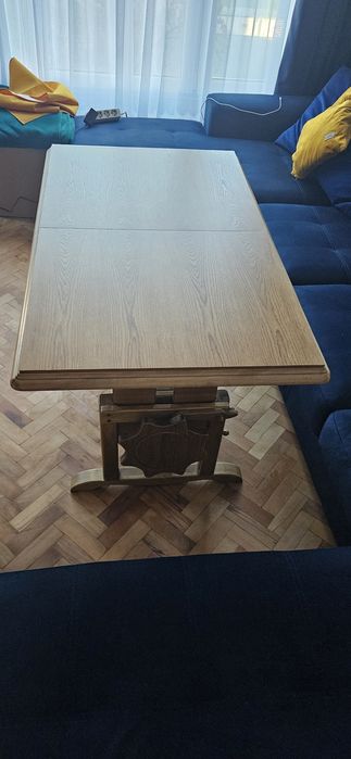 Холна дървена маса