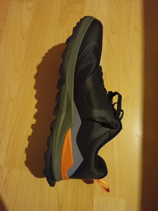 Босоноги обувки за всякакъв терен и неочаквани приключения!