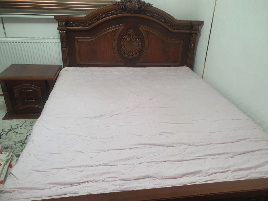 Spalniy garnitur ideal holatda