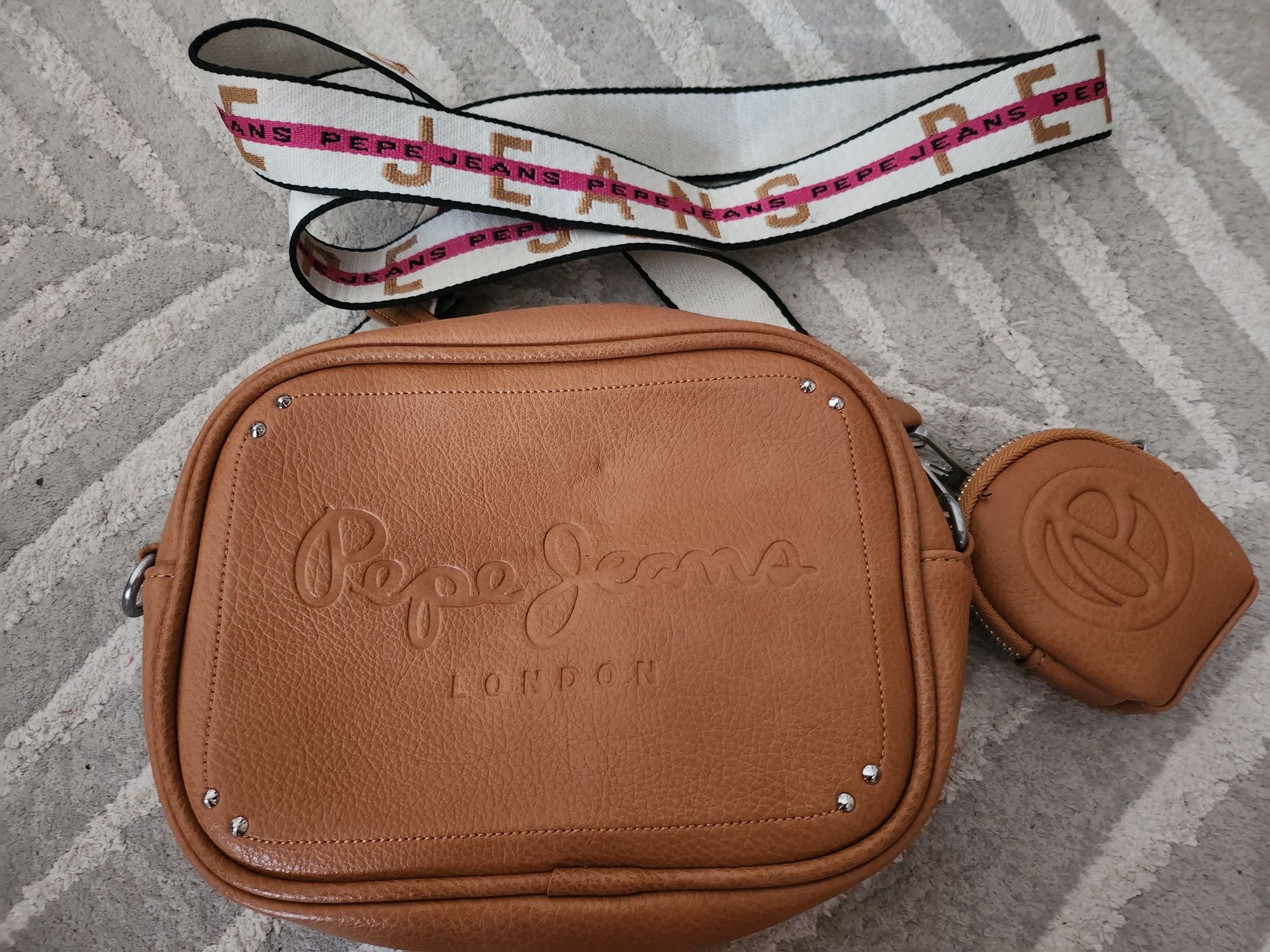 Нова дамска  чанта Pepe jeans