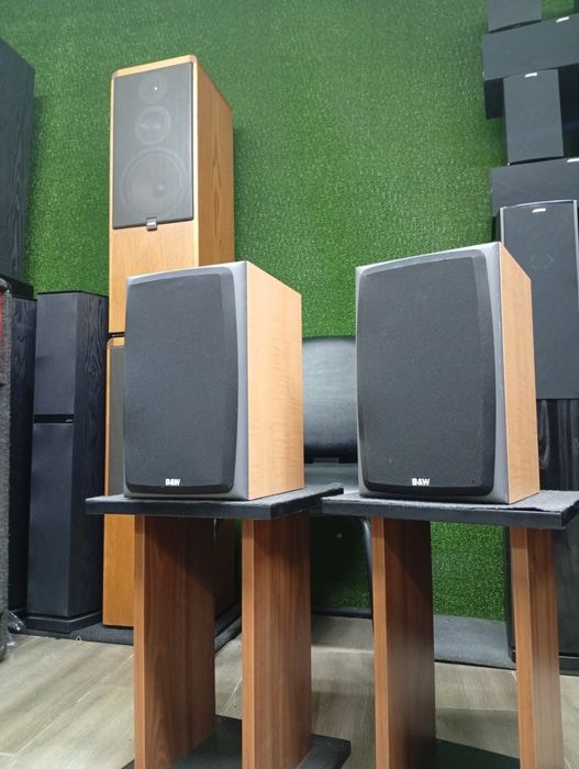 Букшелфи Bowers & Wilkins DM-303