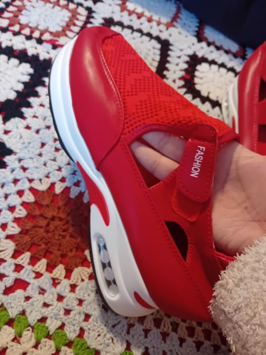 Adidași în stare foarte buna