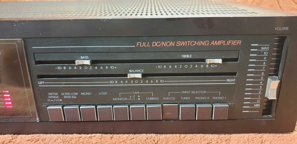 Uher VG-836 statie amplificator putere 90W pe 4 Ohm, sau 60W pe 8 Ohm