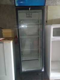 Продам холодильник витринны
