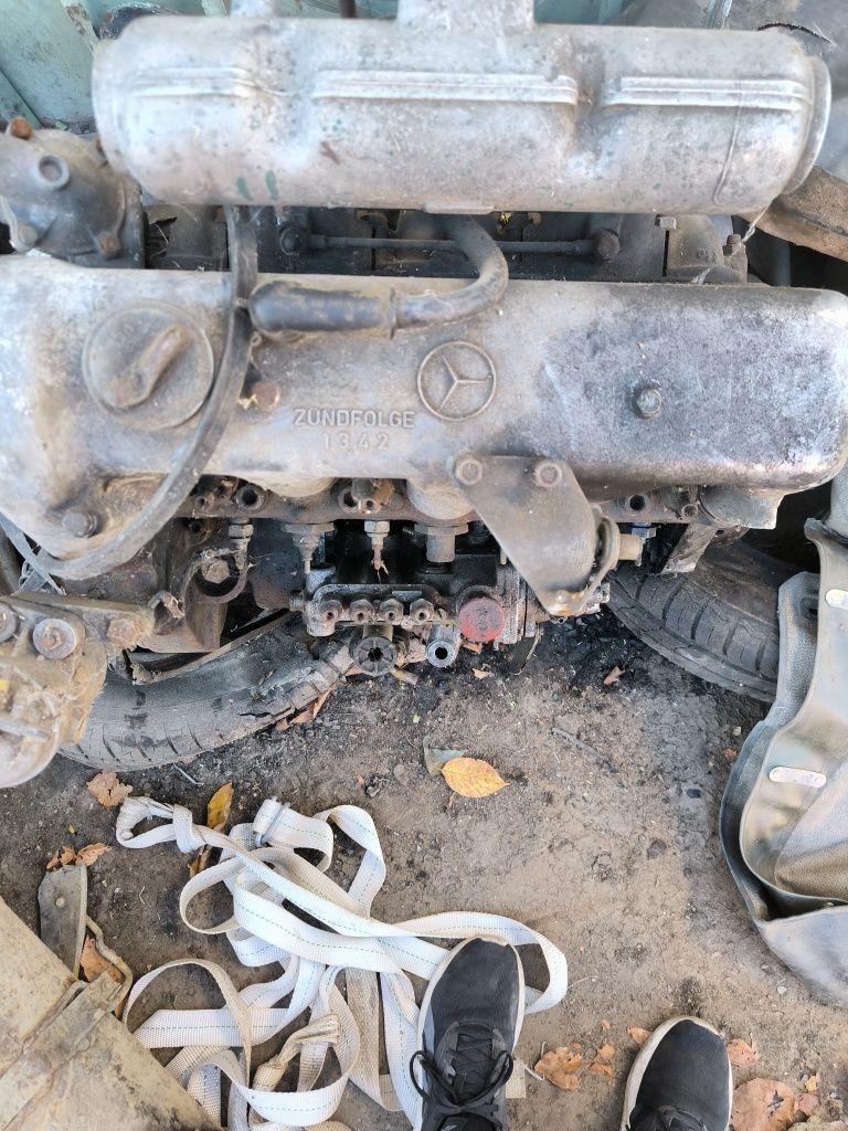 Двигател Mercedes 123