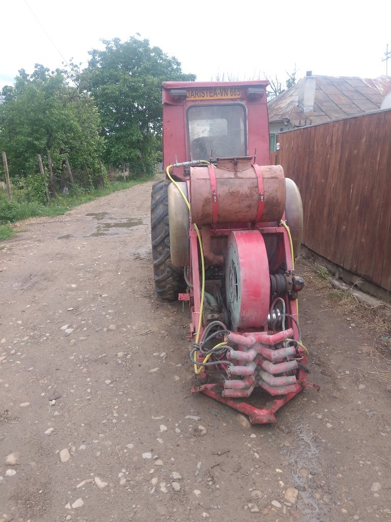 De vânzare  tractor