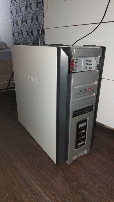 Компьютер для работы.