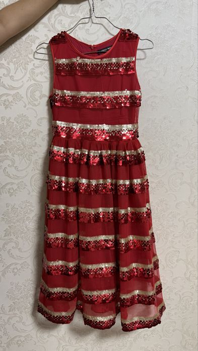 Нарядное платье для девочек.