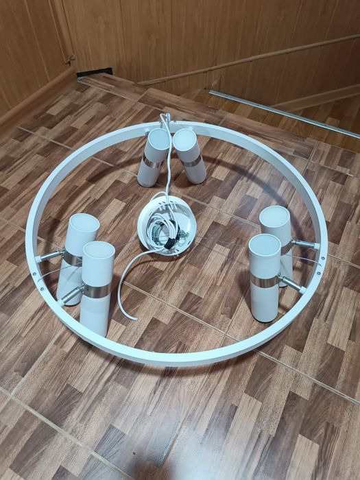 Продается люстра