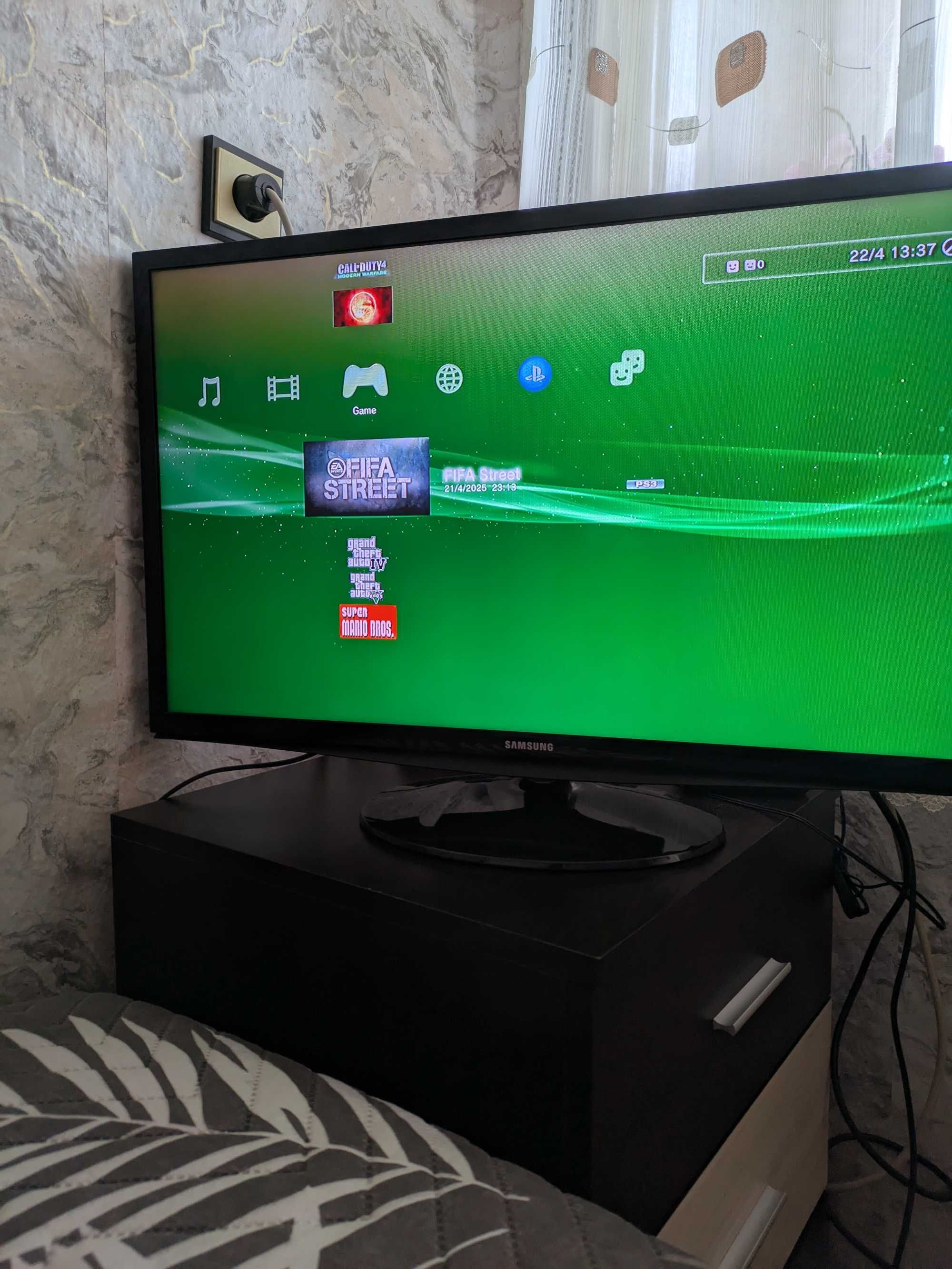 PS3 Super Slim 320GB с много игри