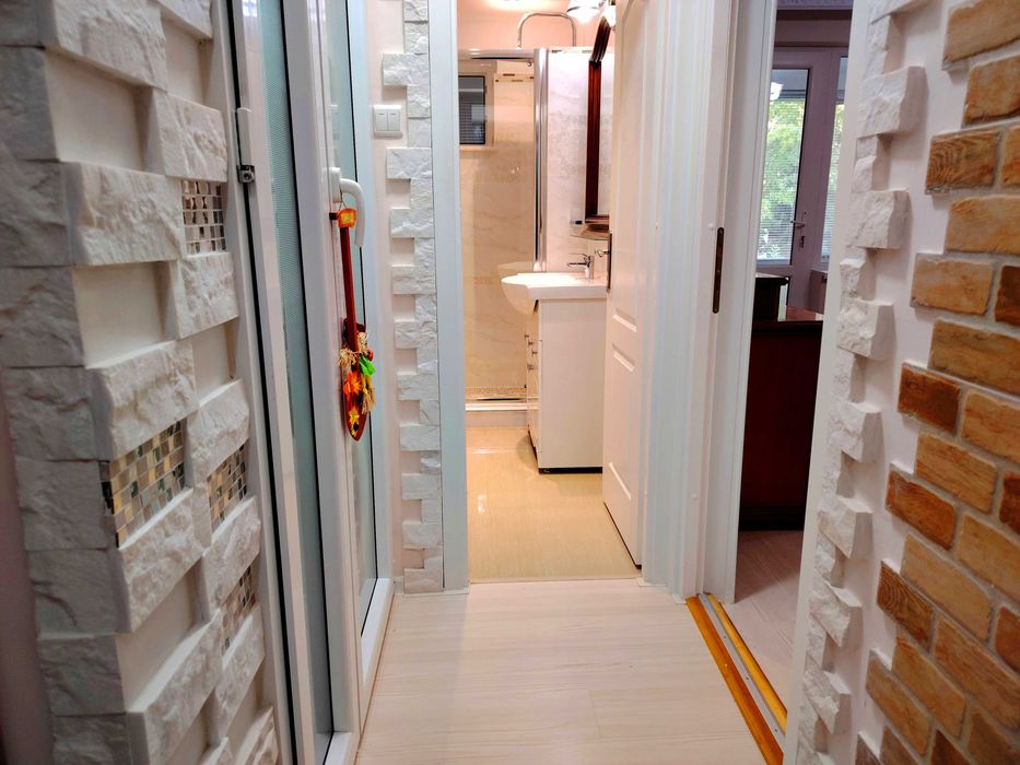 Apartament 3 camere lux,decomandat,etaj 2/4, central