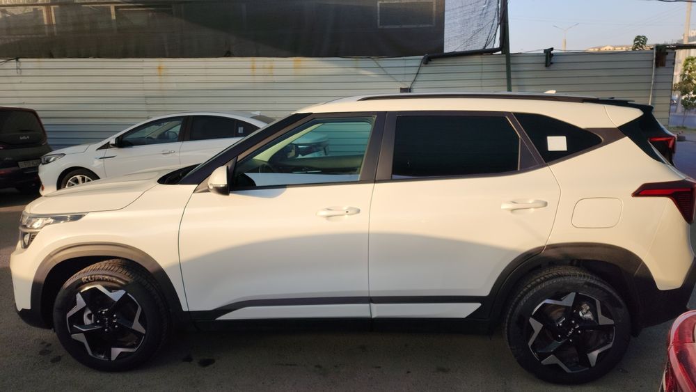 Kia Seltos 2023 yil top toza.