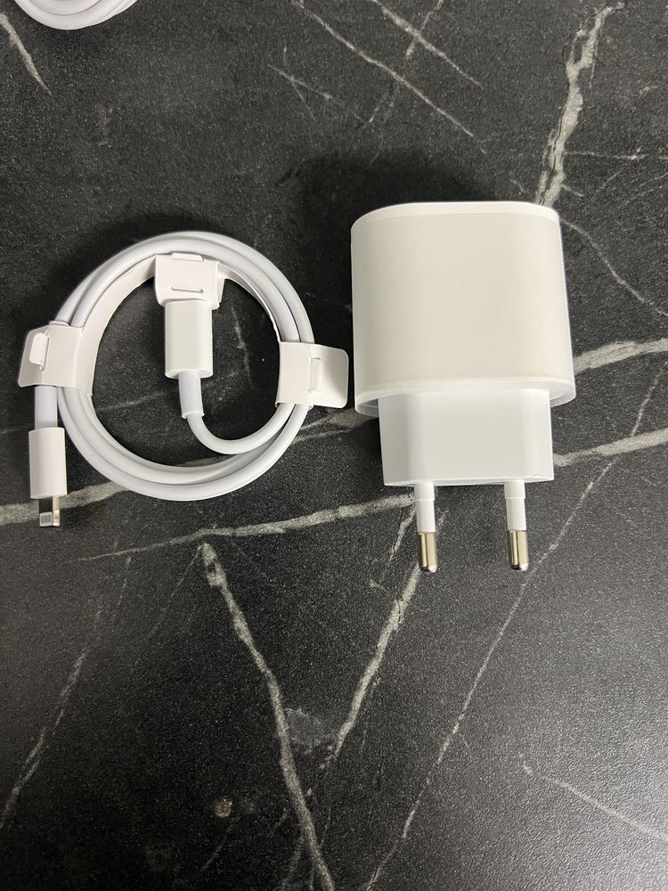 Încărcătoare cabluri/adaptoare