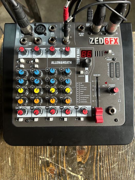 Mixer cu efecte Allen & Heath zed 6fx