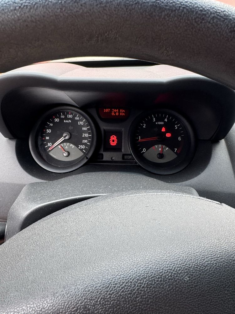 Renault megane 1.6 бензин 2005