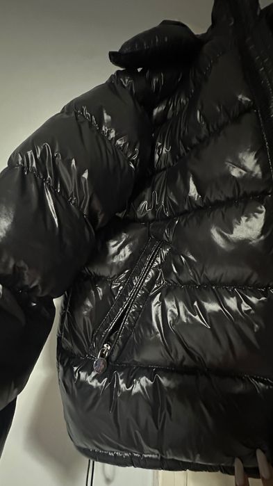 geaca moncler neagră